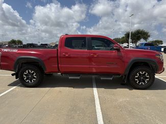Used 2022 Toyota Tacoma TRD Off-Road w/ TRD Premium Off Road Package AWD/4WD video 4