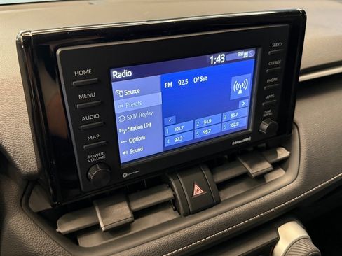 Used 2021 Toyota RAV4 LE image 13