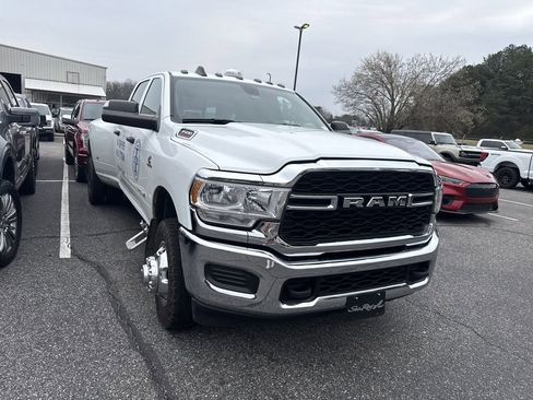 Used 2022 RAM 3500 Tradesman image 3