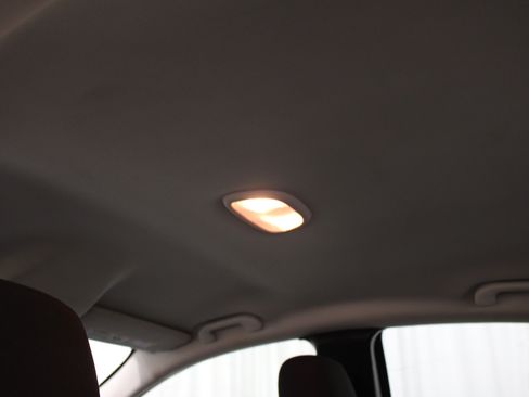 Used 2015 Chrysler 200 Limited FWD image 17