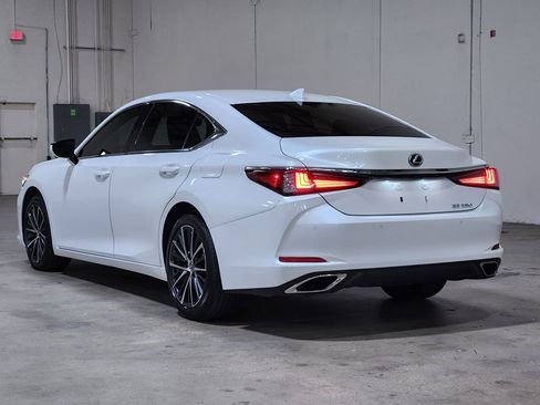 Used 2024 Lexus ES 350 w/ Premium Package image 11