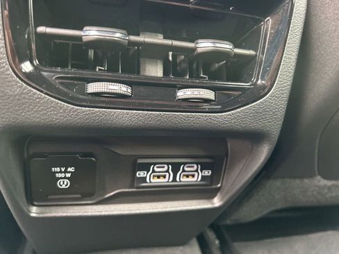 Used 2024 Jeep Grand Cherokee Altitude AWD/4WD image 32