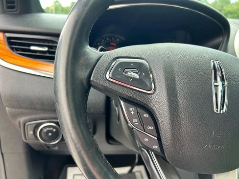 Used 2017 Lincoln MKC Reserve image 14