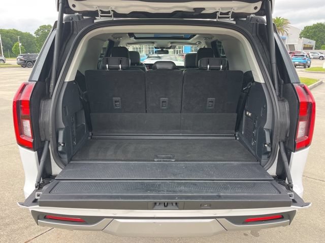 Used 2025 Ford Expedition Platinum AWD/4WD image 8
