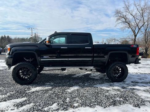 Used 2019 GMC Sierra 3500 Denali w/ Duramax Plus Package image 4
