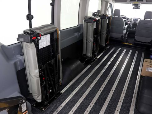 Used 2019 Ford Transit 350 XL image 18