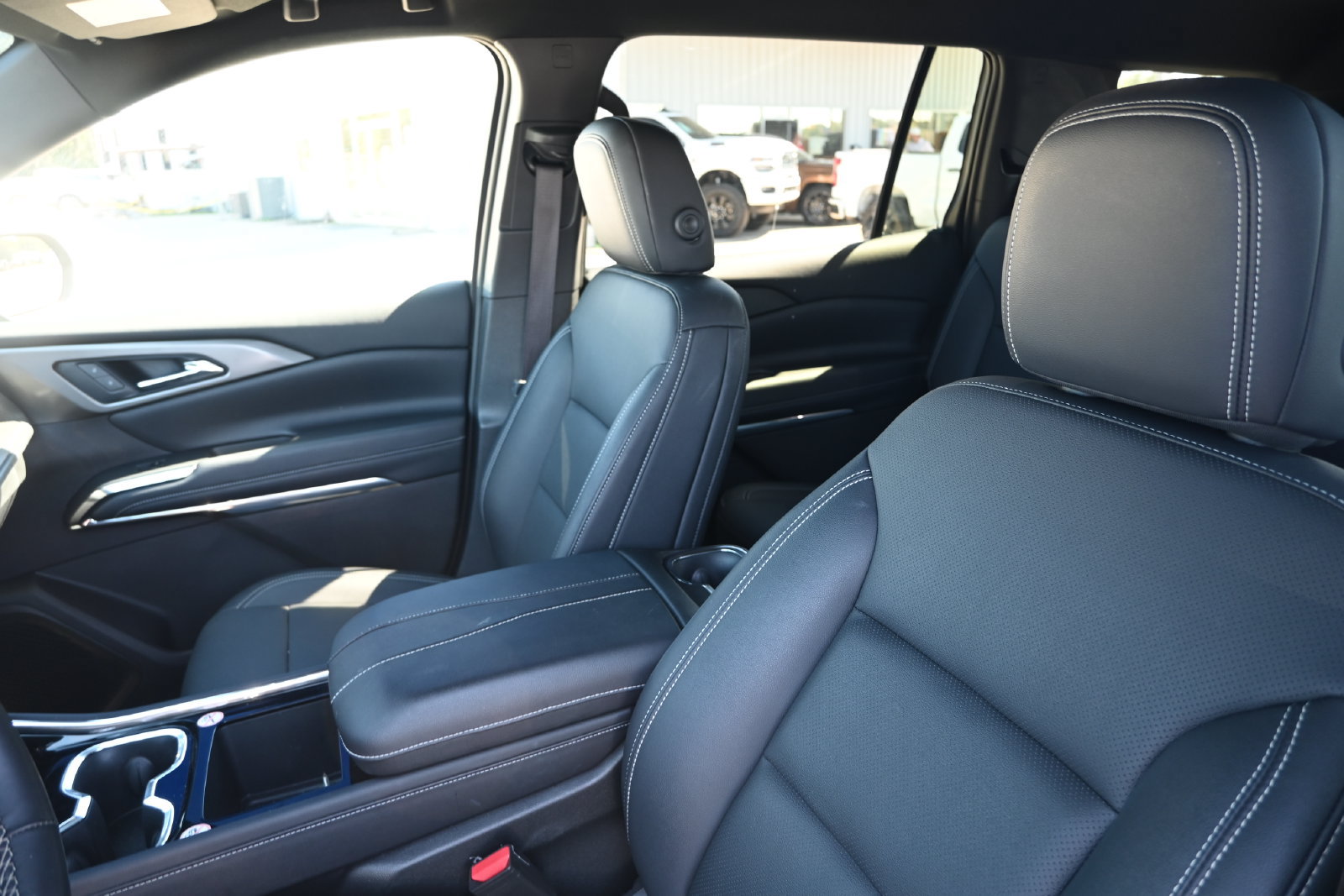 Used 2026 Chevrolet Traverse LT FWD image 11