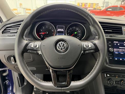 Used 2021 Volkswagen Tiguan SE AWD/4WD image 17