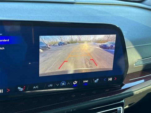 Used 2026 Chevrolet Traverse Z71 image 31