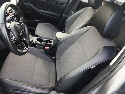 Certified 2025 Kia Seltos S image 11
