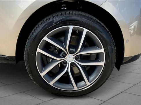 New 2025 Land Rover Range Rover SE image 11