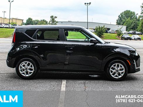 Used 2025 Kia Soul LX w/ LX Technology Package FWD image 9