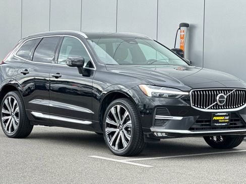 Used 2023 Volvo XC60 B5 Ultimate w/ Climate Package image 7
