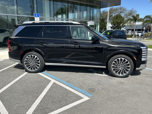 New 2026 Hyundai Palisade Calligraphy FWD image 5