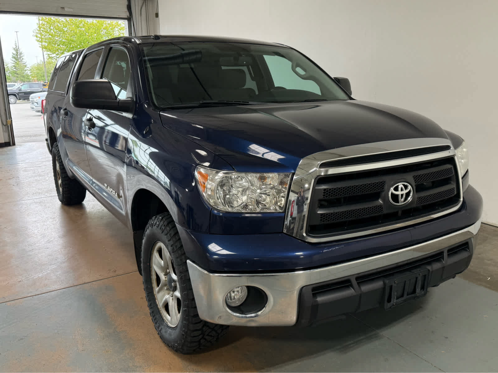 Used 2013 Toyota Tundra 4x4 CrewMax w/ Tow Pkg image 5