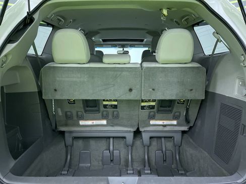 Used 2015 Toyota Sienna AWD image 29