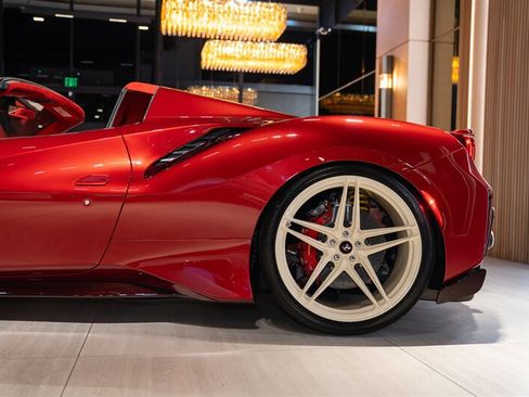 Used 2020 Ferrari 488 Pista Spider RWD image 18