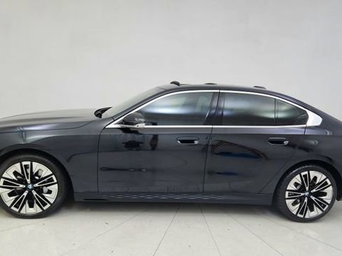 Used 2026 BMW 530i image 10