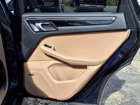 Used 2020 Porsche Macan image 14