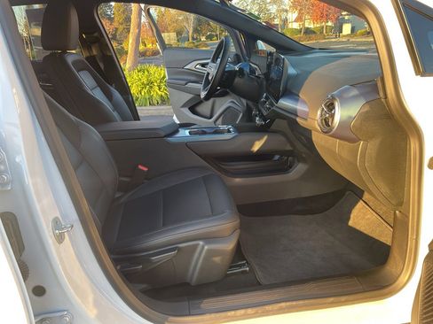 Used 2025 Chevrolet Equinox EV LT w/ Convenience Package image 43