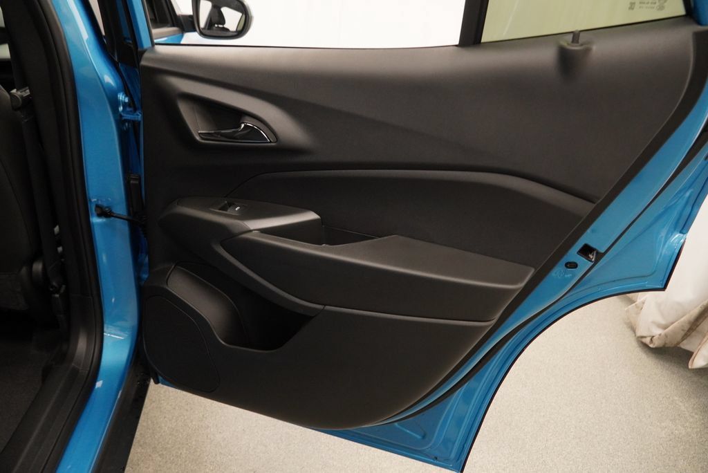 New 2026 Chevrolet Trax LT FWD image 25