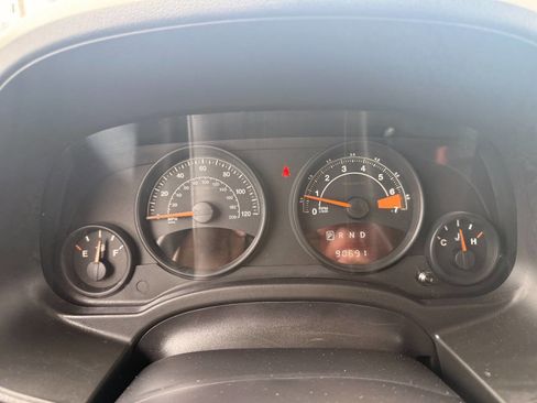 Used 2014 Jeep Patriot Latitude w/ All Weather Capability Group AWD/4WD image 38