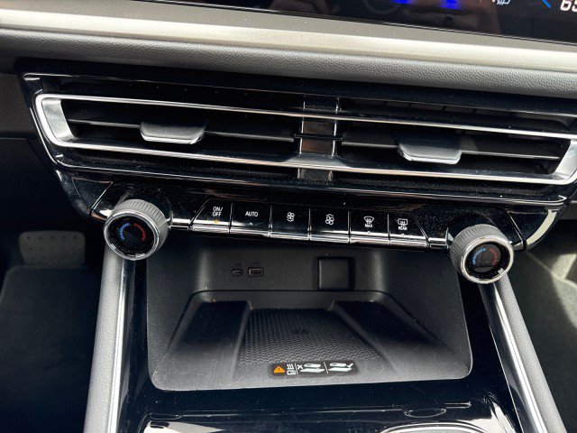 Used 2026 Chevrolet Traverse LT w/ Driver Confidence Package FWD image 22