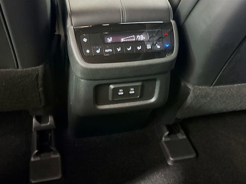 Certified 2026 INFINITI QX60 Luxe w/ Family Package image 32