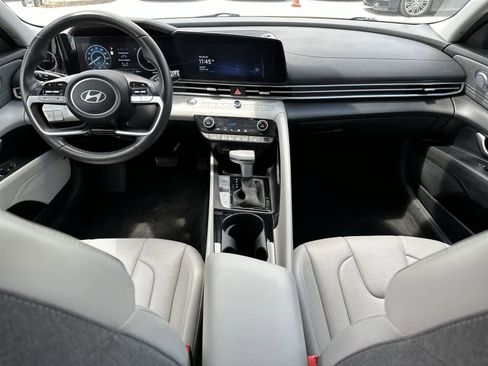 Used 2024 Hyundai Elantra Limited FWD image 20