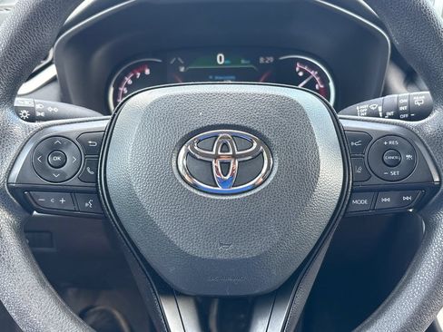 Used 2024 Toyota RAV4 XLE AWD/4WD image 5