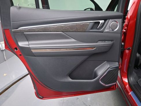 New 2026 Buick Enclave Avenir w/ Super Cruise Package image 14