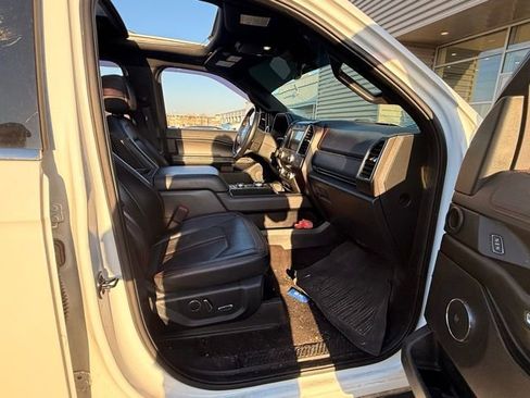 Used 2021 Ford Expedition Limited image 14