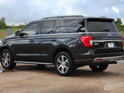 Used 2022 Ford Expedition XLT RWD image 7