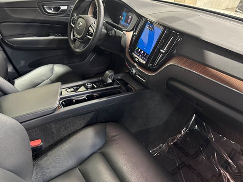 Certified 2023 Volvo XC60 B5 Plus w/ Climate Package AWD/4WD image 19