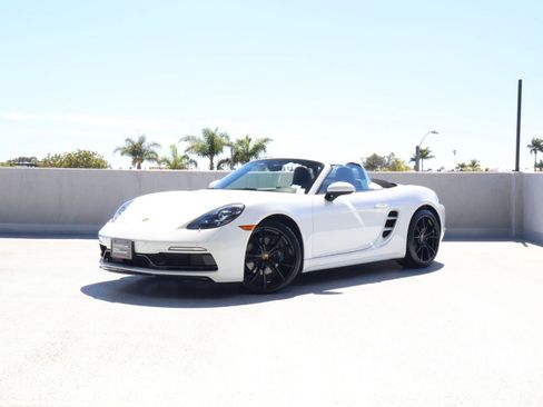 Certified 2022 Porsche 718 Boxster w/ Premium Package RWD image 5