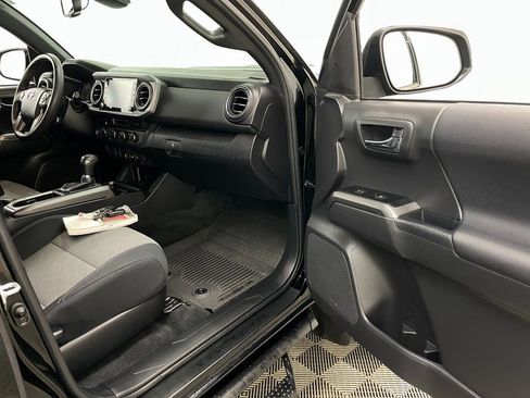 Used 2023 Toyota Tacoma TRD Sport AWD/4WD image 34