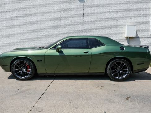 Used 2020 Dodge Challenger R/T w/ Blacktop Package image 9