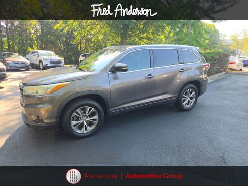 Used 2015 Toyota Highlander XLE FWD image 1