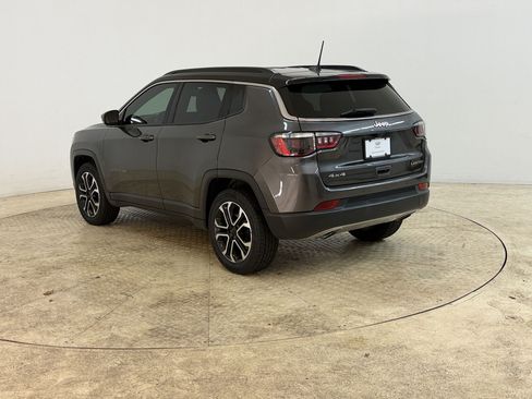 Used 2023 Jeep Compass Limited AWD/4WD image 3