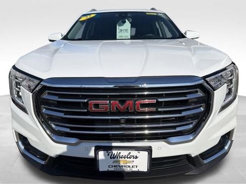 Used 2022 GMC Terrain SLT w/ Tech Package image 11
