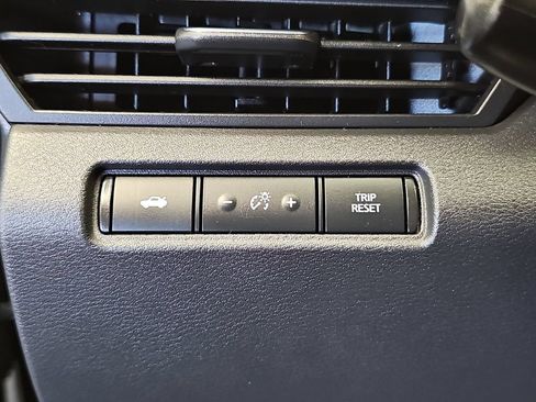 Used 2024 Nissan Altima 2.5 SR FWD image 23