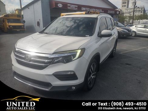 Used 2016 Honda Pilot Touring image 4