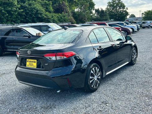 Used 2020 Toyota Corolla LE FWD image 2