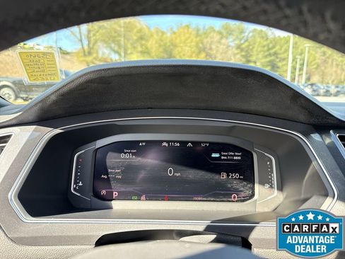 Used 2022 Volkswagen Tiguan SEL R-Line image 16