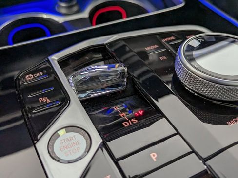 Certified 2024 BMW X7 M60i w/ Executive Package image 38