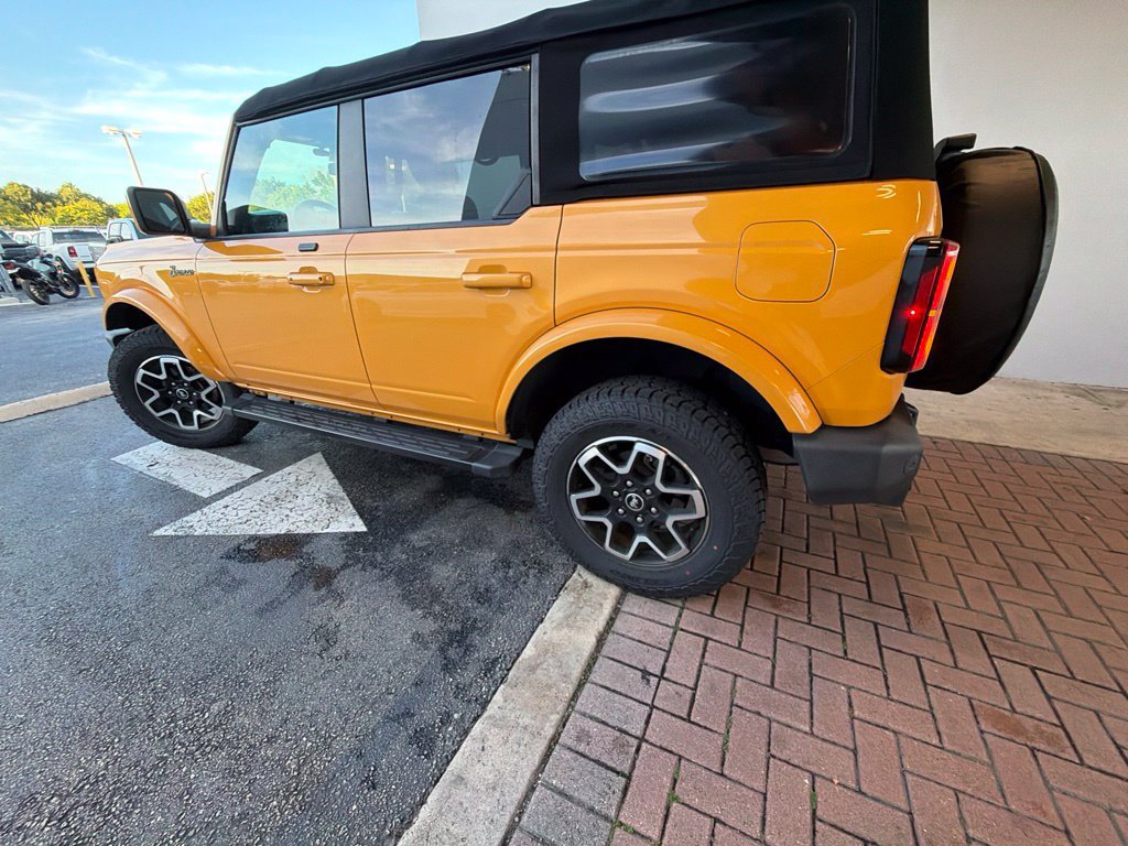 Used 2021 Ford Bronco Outer Banks AWD/4WD image 17
