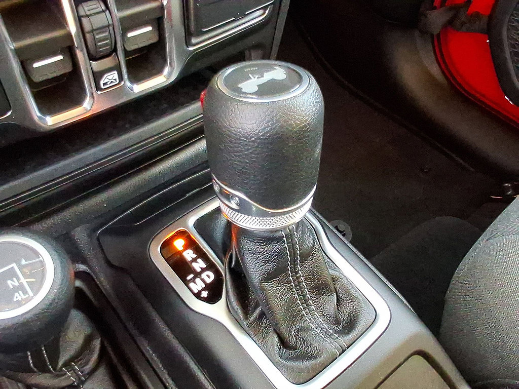 Used 2026 Jeep Wrangler Unlimited Sahara AWD/4WD image 18