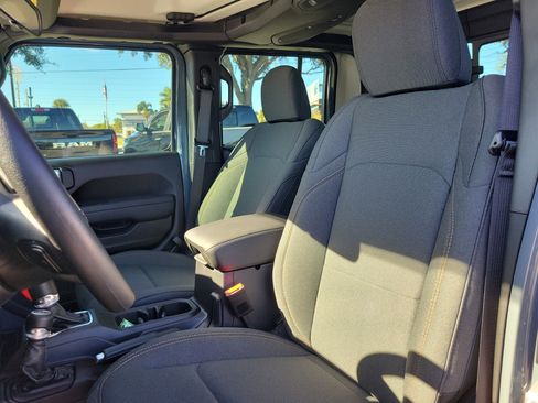 New 2026 Jeep Gladiator Sport image 14