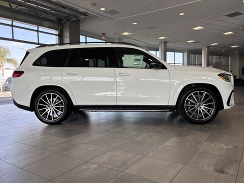 New 2026 Mercedes-Benz GLS 580 4MATIC image 2
