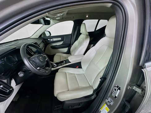 Used 2020 Volvo XC40 T5 Inscription w/ Protection Package image 13